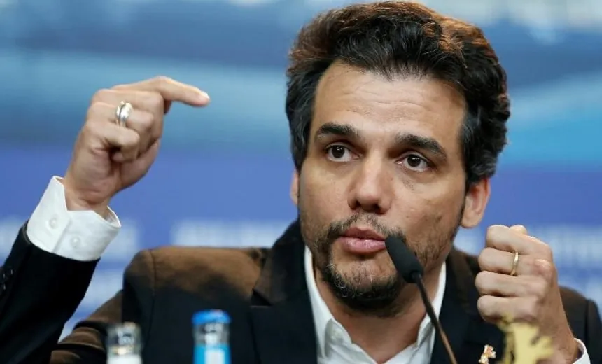 Wagner Moura vence ação de R$ 80 mil por danos morais contra jornalista