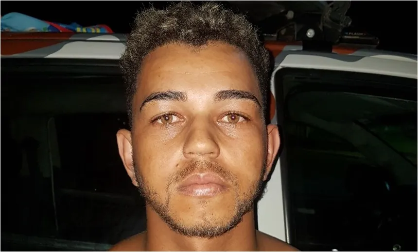 Drogas são apreendidas com suspeito em condomínio residencial de Camaçari