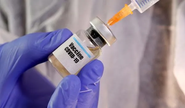 Após aprovar importação de doses, Anvisa pede mais informações sobre vacina de Oxford produzida fora do Reino Unido