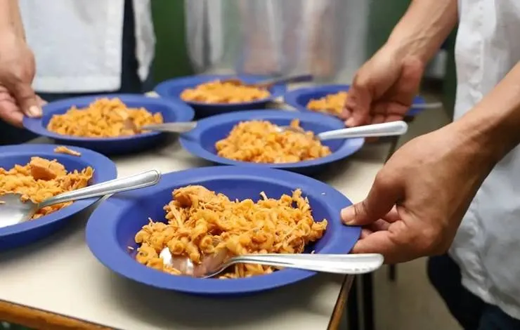 Em 2 anos, 13 milhões de brasileiros deixam de passar fome