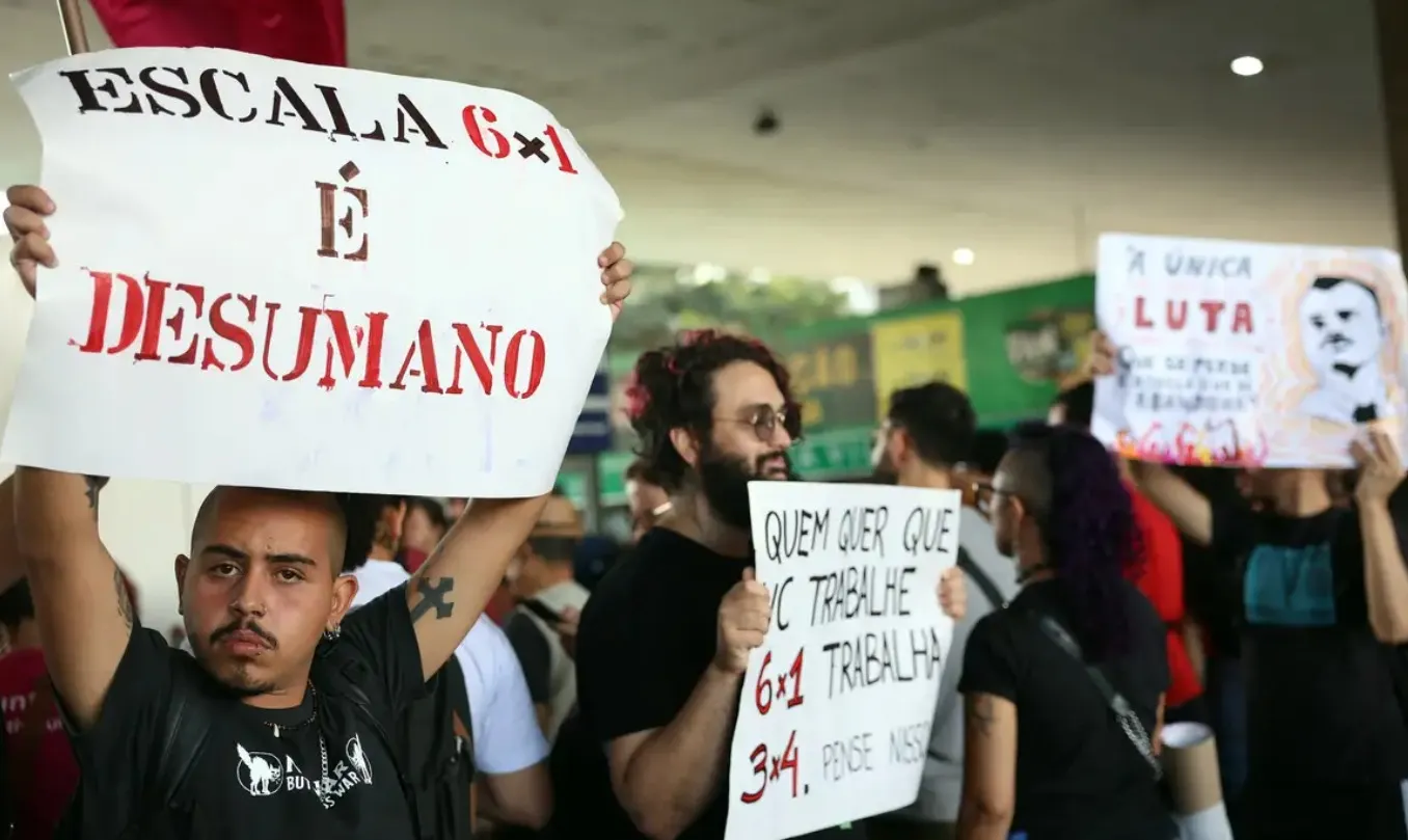 Câmara instala comissão para analisar redução da jornada de trabalho e fim da escala 6x1