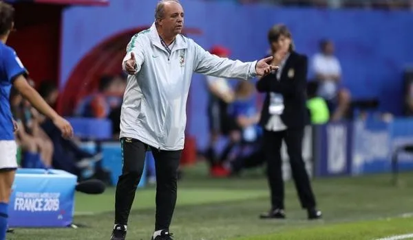 Ex-técnico de Bahia e Vitória, Vadão está internado em estado grave na UTI