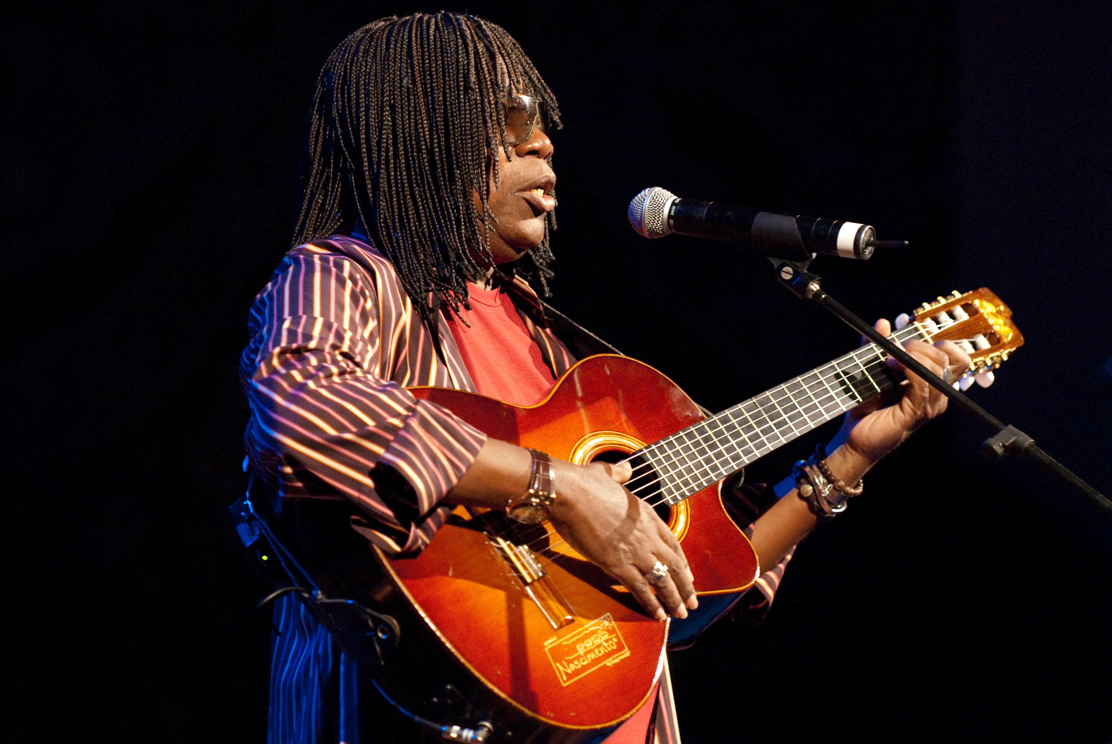 Milton Nascimento é internado na UTI por pneumonia; saiba o que aconteceu com o cantor