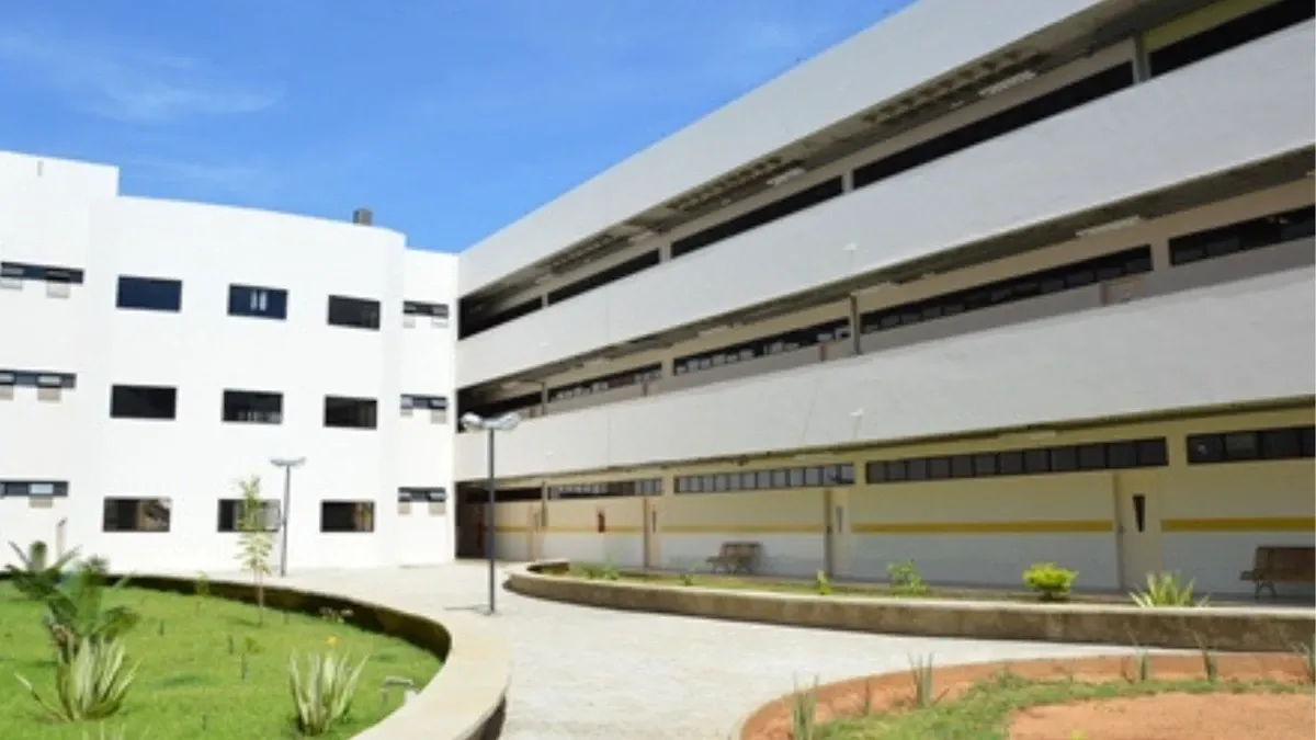 Universidade Notificou Empresa Responsável Pelo Restaurante Divulgação