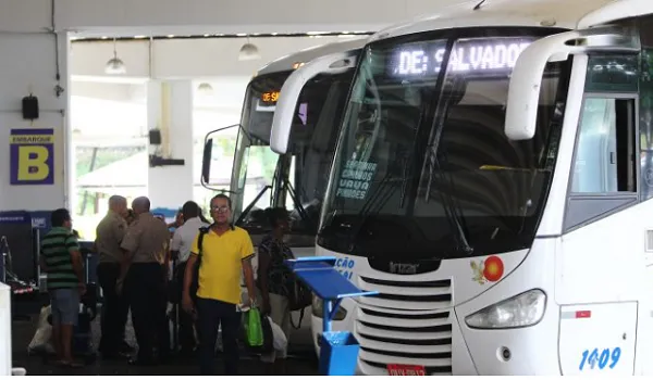 Mais dois municípios têm transporte suspenso na Bahia; total chega a 303