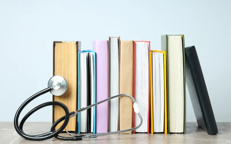 Al&eacute;m da mensalidade, alunos t&ecirc;m gastos com livros, jalecos e equipamentos m&eacute;dicos/Foto: Reprodu&ccedil;&atilde;o&nbsp;